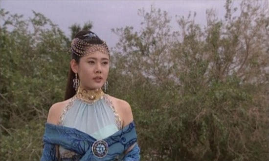 《名捕震关东》的上官瑶红. 《名捕震关东》的雅风,头饰都不换.