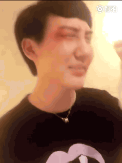 大家随意感受一下~ 是不是有一丝熟悉的感觉—— 撞脸蛇精宝宝刘梓晨