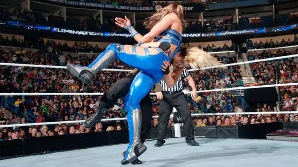 这些女选手回归WWE，不但肾上腺素，纸巾也不够用!