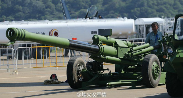 中国空降兵新型火炮亮相珠海航展 科技值爆表