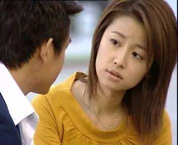 之后的都市时装剧《男才女貌》,与陆毅搭档出演"苏拉",也让林心如人气