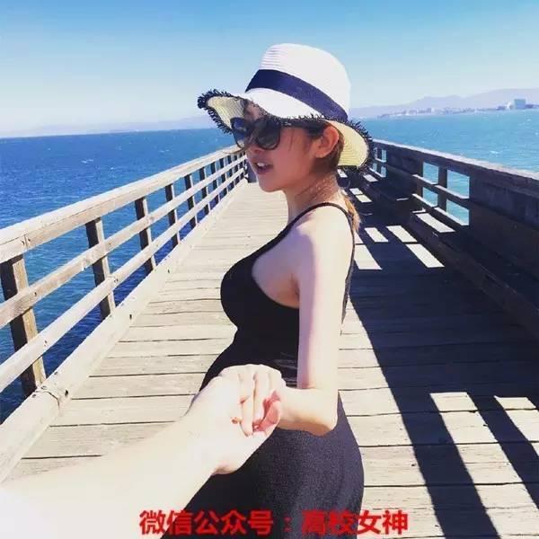 2016年5月23日,卓仕琳发布微博,称已答应了男友马睿嵘的求婚,并宣布