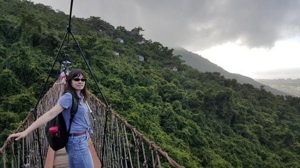 亚龙湾热带天堂森林公园 记得电影中葛优背舒淇过桥的那一段吗?