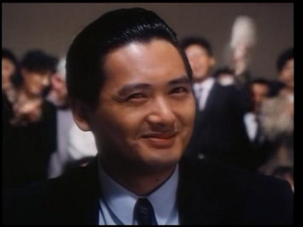 中年闯荡好莱坞,捐奖杯学英文,四次获