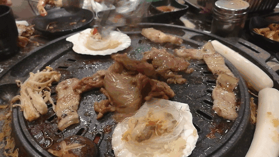 厉害了我的哥,这家烧烤店大口吃肉居然不觉得腻!
