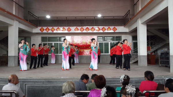 厝头村人口_厝内小眷村(3)
