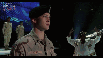 该片讲述的是19岁的男孩比利·林恩(乔·阿尔文饰),他在加入美军部队