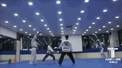 【终极技巧】4个步骤搞定跆拳道中的三前踢,人人都可以get√