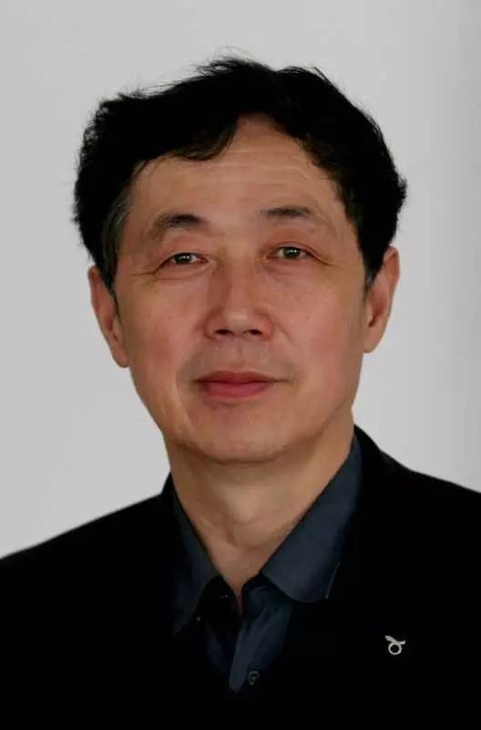 流年播音‖我们生活在网络时代(文:王贵明&播音:蔚蓝的天空)