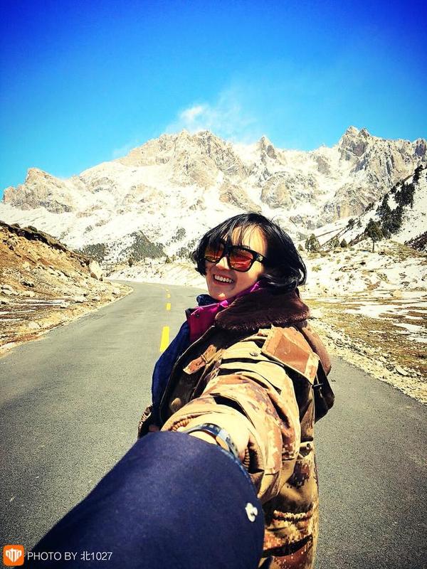 其实比起摆拍,旅行中想要拍一些好照片往往更加容易,而且对于女生