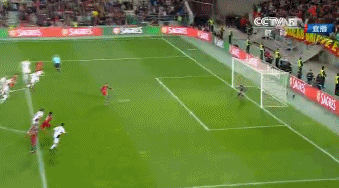 这是c罗为葡萄牙队最近主罚6个点球里罚失的第4个.