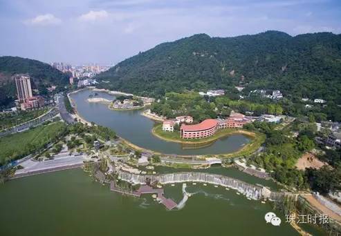 线路继续以高架线形式走樵高路,在听音湖北侧设 西樵山站.
