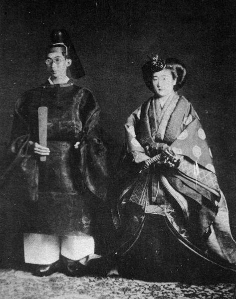 势津子与雍仁 1909年,日本还处于明治天皇时期.