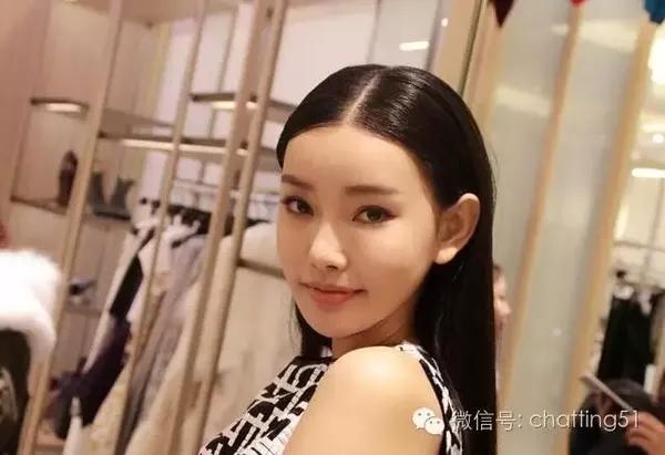 原来《澳门风云》中周润发的女儿是她