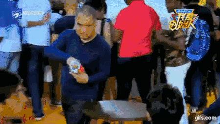 一通热闹的准备之后,消费人群揭晓了,坑爹了,用户居然竟然是一群根本