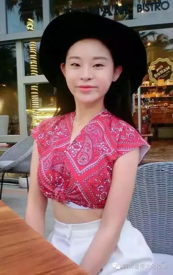 王宝器,著名巴蜀笑星,原名王曾郅,编剧,导演.擅长喜剧表演.