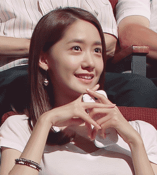 当明星发现被偷拍时,表情亮了,最后一张可看10遍