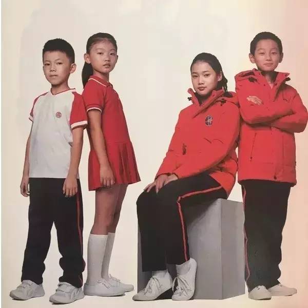 谁还说校服丑?北京中小学生最新校服亮瞎了!哪款你最中意 | 热点