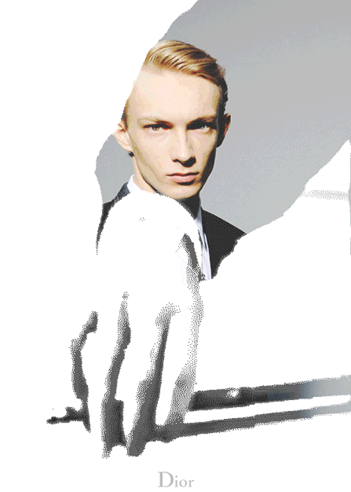 is luxurious and romantic, the italian fashion is exquisite art