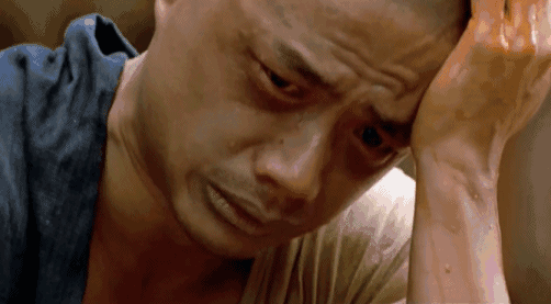 2006年段奕宏在《士兵突击》中饰演教官袁朗,同年该剧在各大电视台