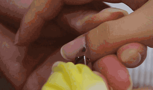 这个姿势别看非常简单,还有几分潇洒炫技看点,其实也是有很多讲究在