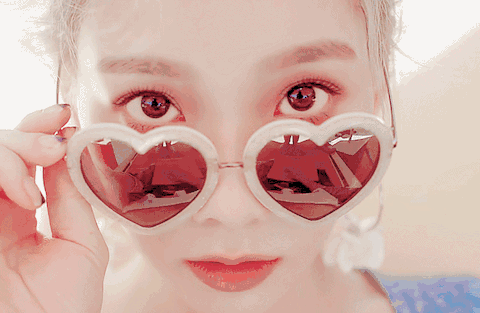 有一种冷叫你粉丝怕你冷 但不管那样露,泰妍的好身材是挡不住, 而泰妍