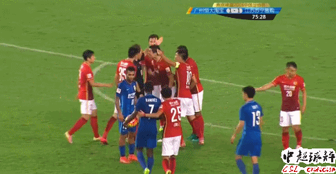 0日晚,足协杯决赛结束第1回合较量,最终广州恒大在主场与江苏苏宁战成