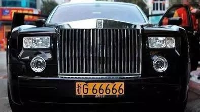 这个县城的豪车数不胜数,宝马奔驰都是低档品