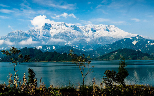 瓦屋山人口_瓦屋山雪景