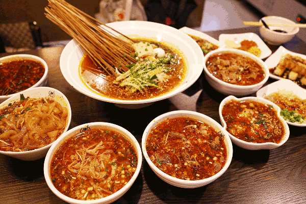 一根在红油中修行的串串5折请你吃!-美食