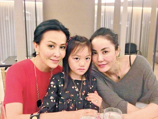 王菲在这采访中3次打脸李亚鹏,那时已有离婚迹象
