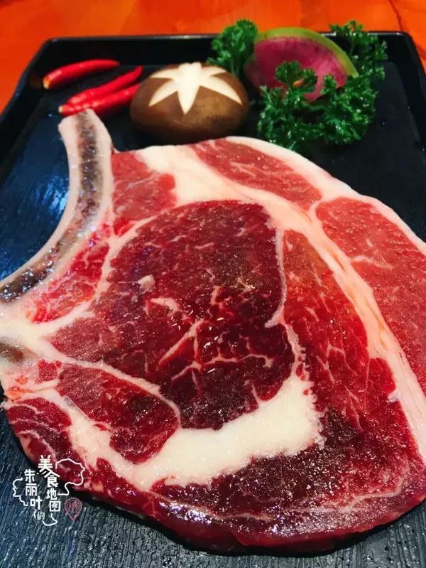 水果做的酱,能丰胸的牛肉…这家烤肉店能更奇葩?