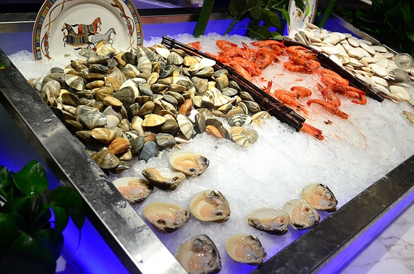 渔纬港海鲜自助餐厅 | 超高性价比的海鲜姿造
