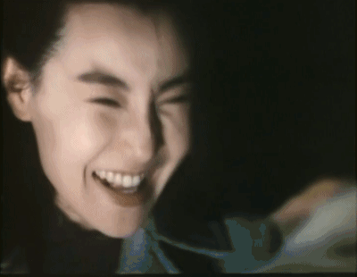 而影片另一处让人感慨的则是沈韶华与月凤的闺蜜之情.