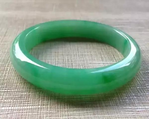 a9u4mw8393830787020.jpg