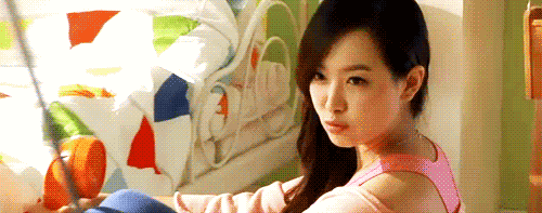 在做夸张表情的美女们,看到这里笑不出来了吧.