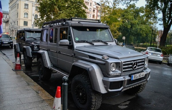 街拍硬派suv,奔驰g 500 4x42