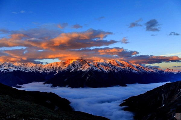 贡嘎乡人口_贡嘎雪山