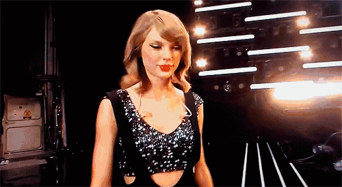 不知道大家还记不记得, 霉霉在10月份的时候和att 签了一份deal呢?