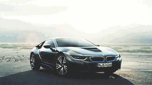 萧山街头现200万混动超跑!亮黑色蝴蝶门略显骚气