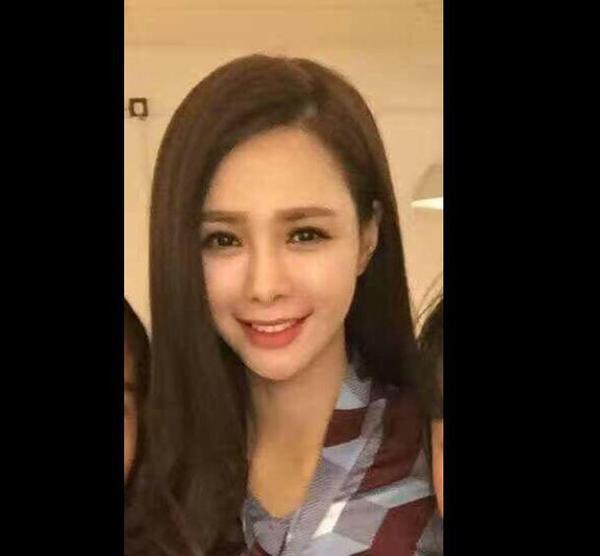 沈梦辰微博晒照"肩带,网友:这胸海涛肯定喜欢
