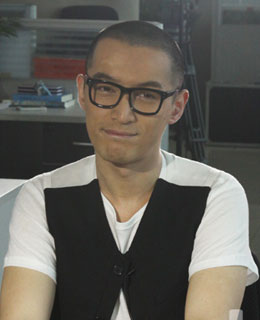 光头才是帅哥的标准!李易峰没头发闪瞎眼