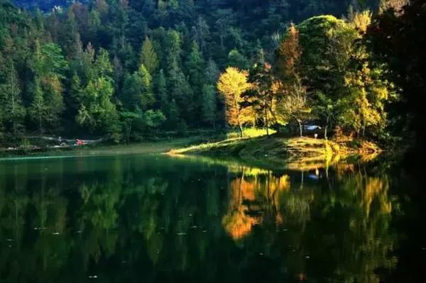 那就是 红枫湖风景区