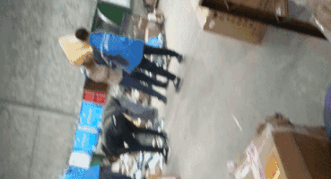 双11快到了,天津这家中通快递上演全武行分拣,踢,铲,抱摔都来了