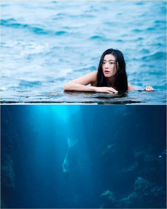 韩剧《蓝色大海的传说》方面发布了一组全智贤的人鱼造型的预告照