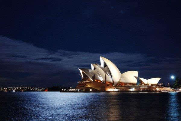 悉尼歌剧院,它绝对是澳大利亚20世纪最有特色的建筑之一,2007年被教科
