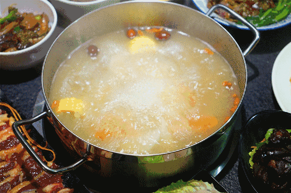 不过小编喜欢全部混酱,那种味道很难形容,但和牛肉perfect match!