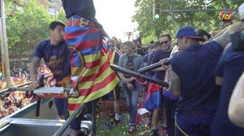 内马尔竟然向苏亚雷斯开了一枪!