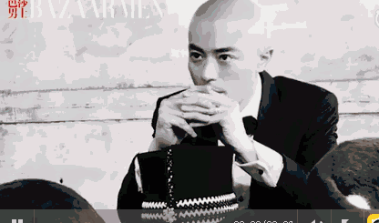 看看这举手投足太帅了,网友:这颗卤蛋有点亮