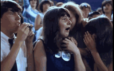 由于古时候洗澡不太容易,所以很多贵族的衬衫基本是一次性,穿了就扔掉